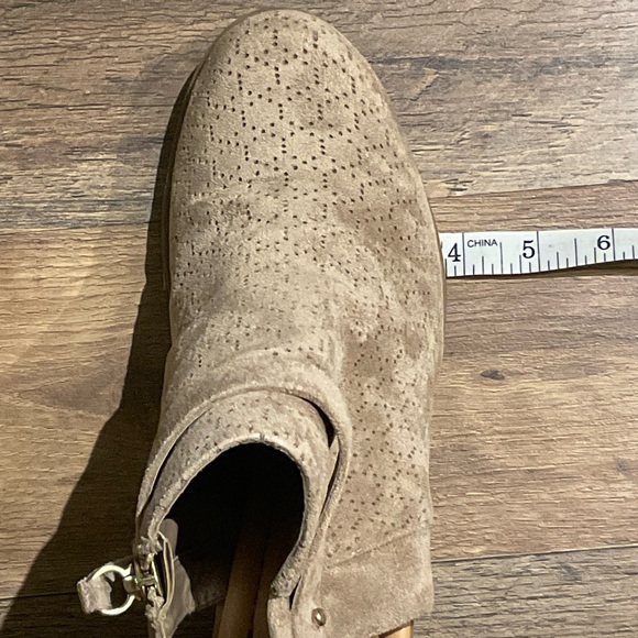 Dr. Scholl’s Booties w/ heel Size 10 - Picture 16 of 16